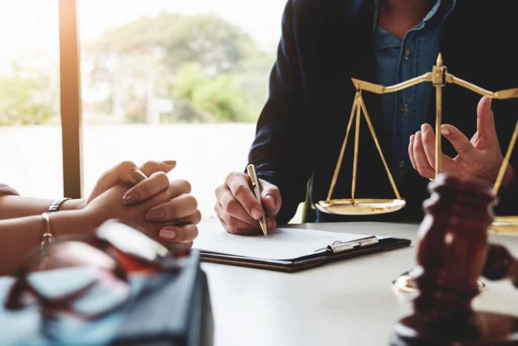 Court Applications vs. Mediation: A Less Stressful Path with EH Mediation Sherborne