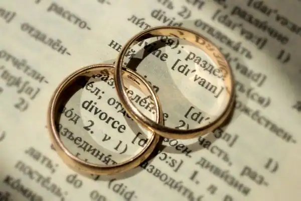 Image of rings removed before divorce mediation Sherborne